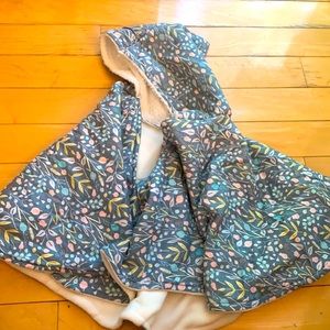 Car seat poncho💛🩵